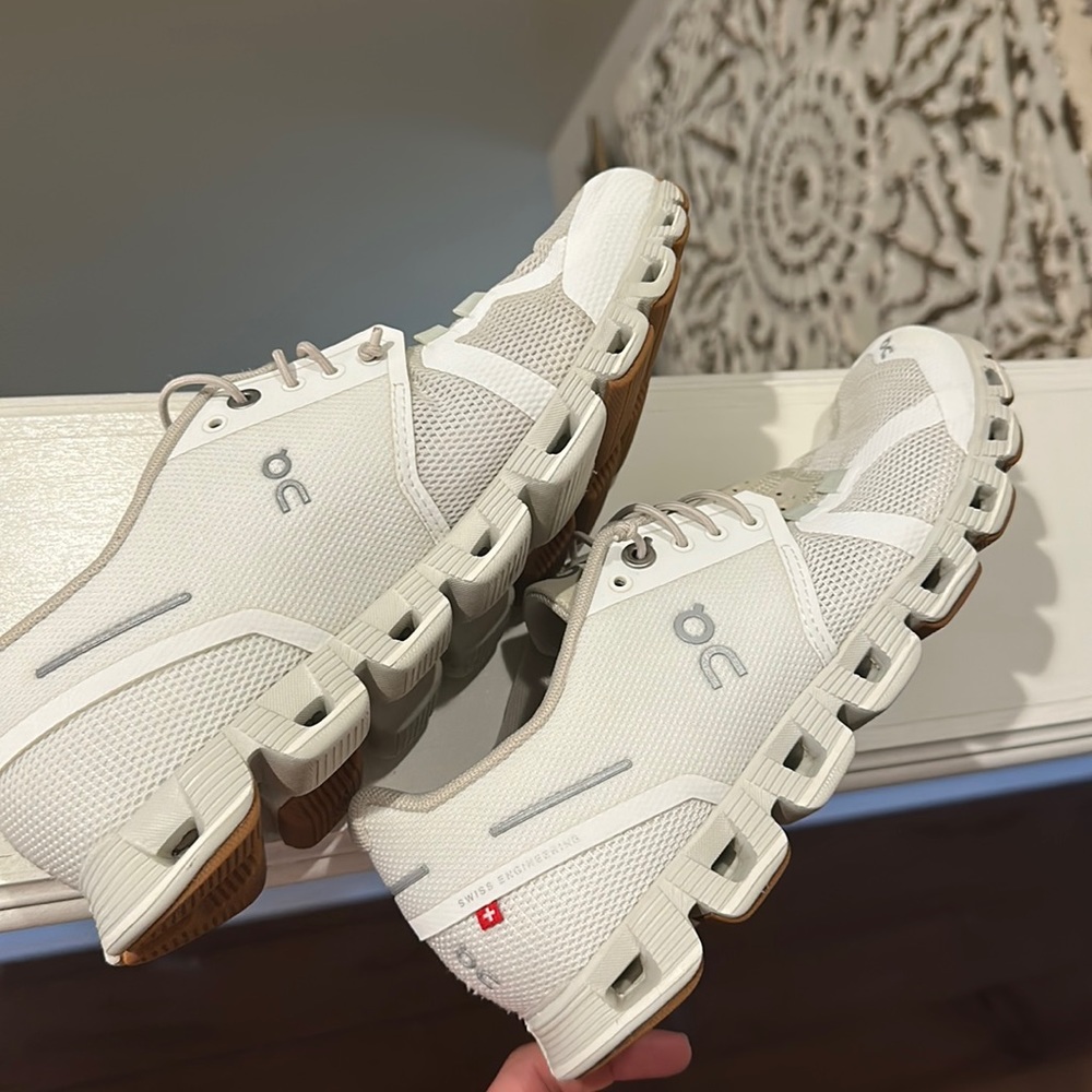 On cloud 2.0 shoes